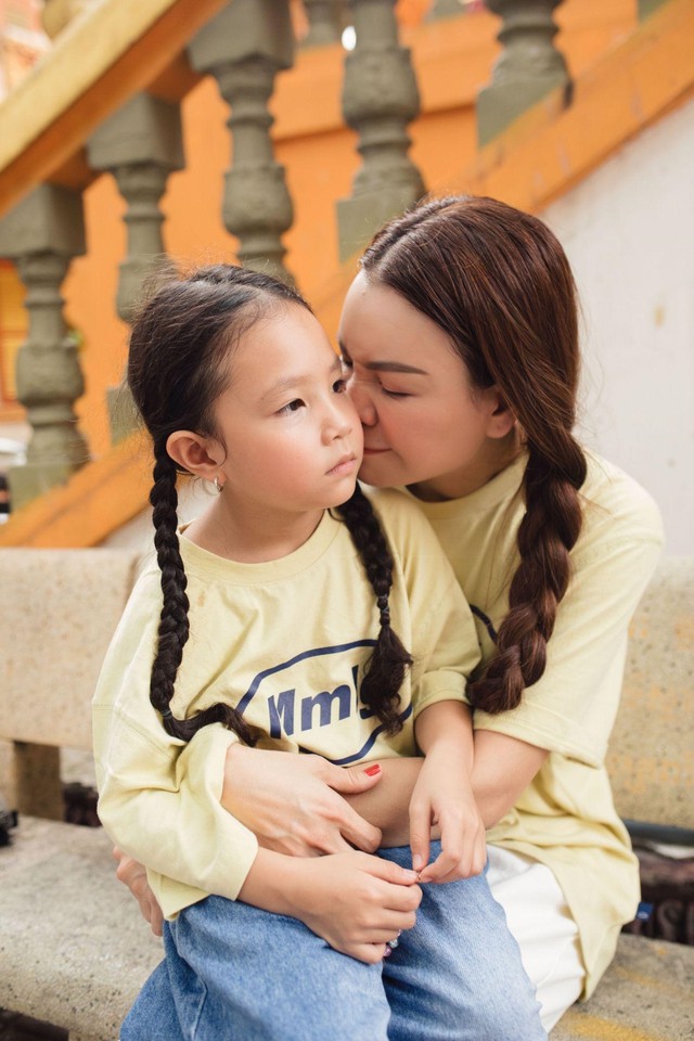 Trà Ngọc Hằng thiện nguyện mừng tuổi mới con gái: "Tôi mong Sophia có trái tim nhân ái"

- Ảnh 2.