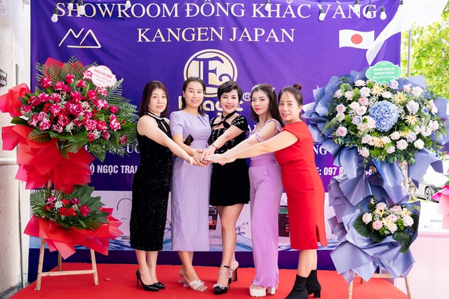 Khai trương Showroom máy lọc nước điện giải ION kiềm Kangen Đồng Khắc Vàng
- Ảnh 13.