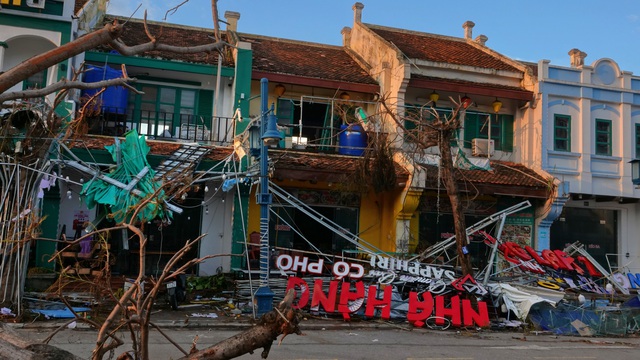 Khung cảnh Quảng Ninh sau một tuần bão Yagi càn quét: "Thủ phủ" du lịch tan tác, thiệt hại cả nghìn tỷ đồng vẫn đang vực dậy để đón khách du lịch- Ảnh 4.