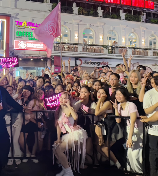 Rào cản của văn hoá fandom Việt, đu idol quốc nội hoá ra lại khó!- Ảnh 8. Rào cản của văn hoá fandom Việt, đu idol quốc nội hoá ra lại khó!- Ảnh 8.