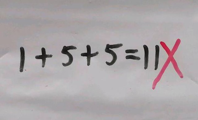 bong da ket qua truc tiep làm phép tính ‘1 + 5 + 5 = 11’ bị cô giáo gạch đỏ, bố tưởng cô chấm nhầm, gọi điện hỏi và cái kết ‘bức xúc’- Ảnh 1.
