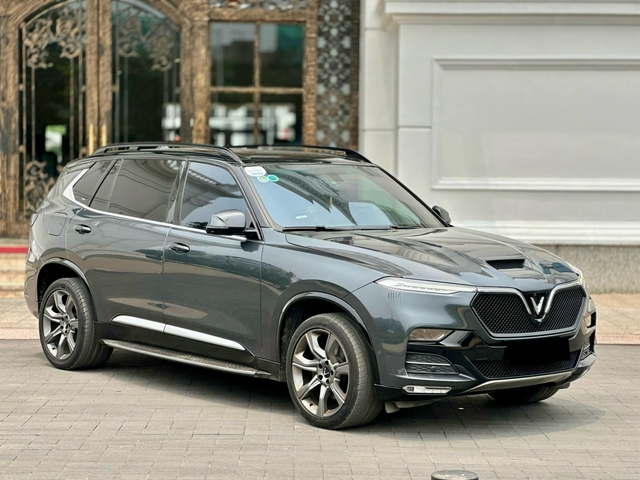 VinFast President 3 năm tuổi rao bán gần 1,5 tỷ đồng: Ngang giá Ford Everest, động cơ V8, nội thất nhiều tiện nghi- Ảnh 2. VinFast President 3 năm tuổi rao bán gần 1,5 tỷ đồng: Ngang giá Ford Everest, động cơ V8, nội thất nhiều tiện nghi- Ảnh 2.