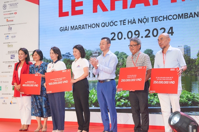 Giải Marathon Quốc tế Hà Nội Techcombank mùa thứ 3: Lan tỏa ý nghĩa nhân văn, chung tay chia sẻ khó khăn với đồng bào vùng lũ- Ảnh 1.