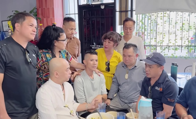 Mẹ ruột Kasim Hoàng Vũ bật khóc: "Tôi mong trời đất soi xét lại"- Ảnh 1.
