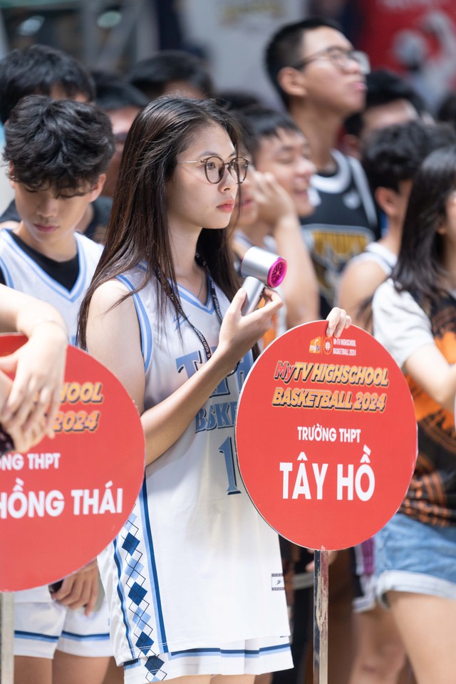 Nơi 1m2 có 10 "nam thần" bóng rổ học đường- Ảnh 12. Nơi 1m2 có 10 "nam thần" bóng rổ học đường- Ảnh 12.