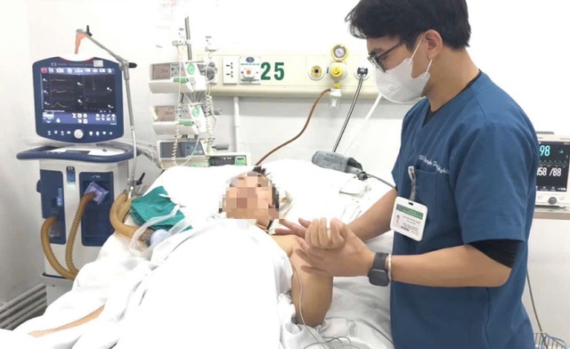 Sau mũi tiêm chữa đau vai gáy, người phụ nữ ở Hải Phòng bị liệt toàn thân- Ảnh 1. Sau mũi tiêm chữa đau vai gáy, người phụ nữ ở Hải Phòng bị liệt toàn thân- Ảnh 1.