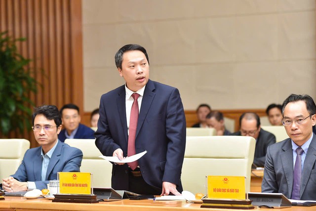 Dự và phát biểu tại điểm cầu Trung ương, Chủ tịch UBND tỉnh Nguyễn Huy Dũng phân tích và nêu một số đề xuất của tỉnh về đẩy mạnh ngoại giao kinh tế trà. (Nguồn ảnh: Báo Thế giới và Việt Nam)