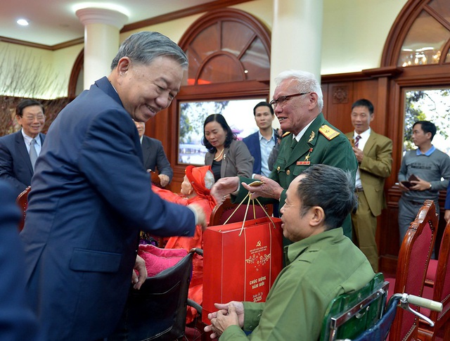 Tổng Bí thư Tô Lâm dự Lễ khởi công Đền thờ Bác Hồ và Công viên Văn Miếu tại Bắc Ninh- Ảnh 7.