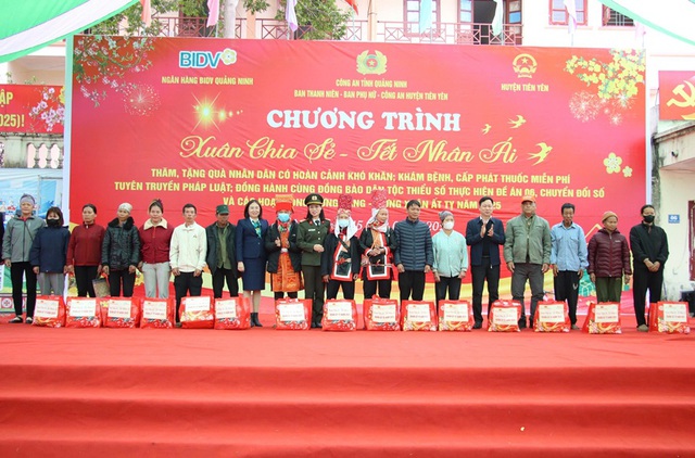 Thanh niên Công an tỉnh Quảng Ninh: Tổ chức “Xuân chia sẻ - Tết nhân ái” và các hoạt động Mừng Đảng, Mừng Xuân Ất Tỵ 2025 tại huyện Tiên Yên- Ảnh 2.