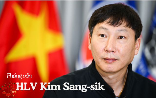 HLV Kim Sang-sik lần đầu ăn Tết Việt: “Vợ yêu của anh, chúng ta sẽ gặp nhau ở Nha Trang và ăn món Việt Nam”- Ảnh 1.