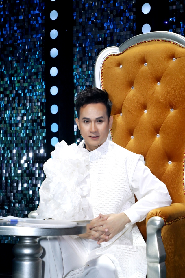 Một nam ca sĩ nổi tiếng: "Tôi bị cạch show 3 tháng vì phá đồ"- Ảnh 2. Một nam ca sĩ nổi tiếng: "Tôi bị cạch show 3 tháng vì phá đồ"- Ảnh 2.