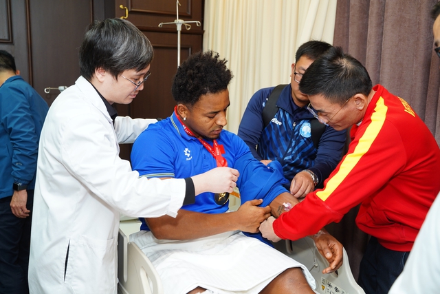 Cận cảnh chấn thương của Xuân Son- Ảnh 3.