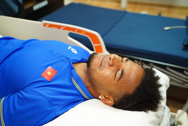 Cận cảnh chấn thương của Xuân Son- Ảnh 8.