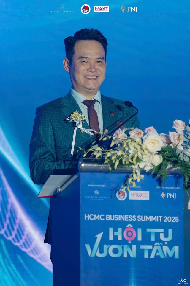 Công bố quyết định hợp nhất và ra mắt Ban Chấp hành Hội Doanh nhân trẻ TP. Hồ Chí Minh- Ảnh 1. Công bố quyết định hợp nhất và ra mắt Ban Chấp hành Hội Doanh nhân trẻ TP. Hồ Chí Minh- Ảnh 1.