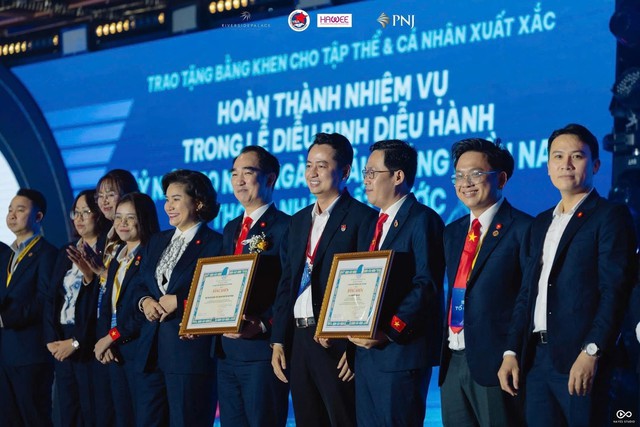 Công bố quyết định hợp nhất và ra mắt Ban Chấp hành Hội Doanh nhân trẻ TP. Hồ Chí Minh- Ảnh 5. Công bố quyết định hợp nhất và ra mắt Ban Chấp hành Hội Doanh nhân trẻ TP. Hồ Chí Minh- Ảnh 5.