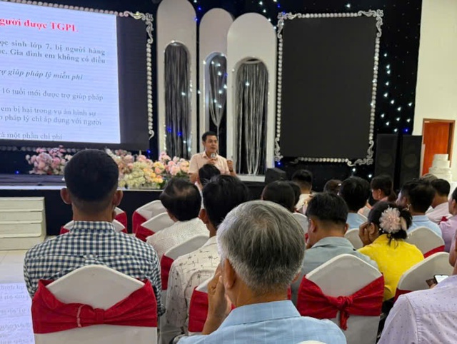 Nâng cao năng lực, kiến thức trợ giúp pháp lý điểm cho cán bộ thôn, đại diện cộng đồng, chi hội đoàn thể, người có uy tín và đội ngũ cán bộ ở cơ sở tại tỉnh Quảng Trị - Ảnh 3. Nâng cao năng lực, kiến thức trợ giúp pháp lý điểm cho cán bộ thôn, đại diện cộng đồng, chi hội đoàn thể, người có uy tín và đội ngũ cán bộ ở cơ sở tại tỉnh Quảng Trị - Ảnh 3.