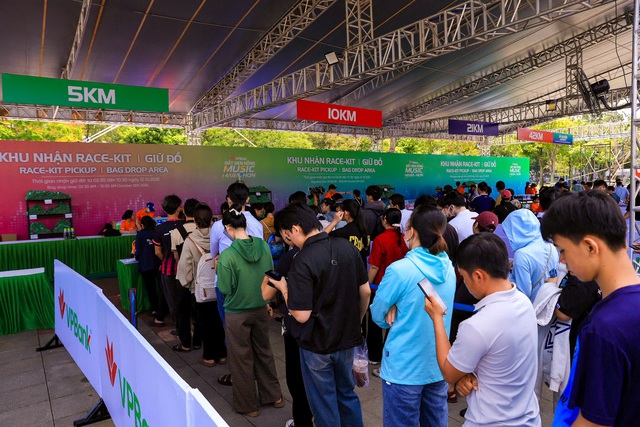 12.000 runner đổ về Đồng Tháp hòa nhịp thể thao, âm nhạc và sắc sen hồng- Ảnh 1. 12.000 runner đổ về Đồng Tháp hòa nhịp thể thao, âm nhạc và sắc sen hồng- Ảnh 1.