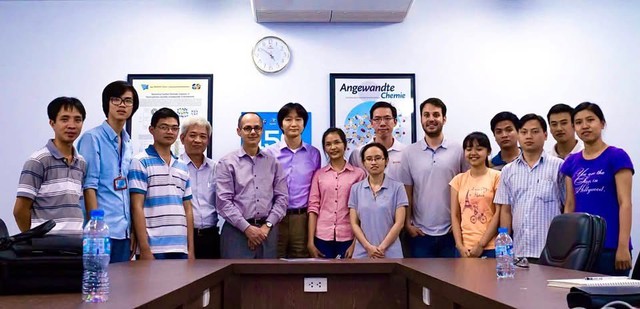 Giải Nobel Hóa học năm 2025 - Dấu ấn của nhà khoa học gắn bó với Đại học Quốc gia - Hồ Chí Minh- Ảnh 3.