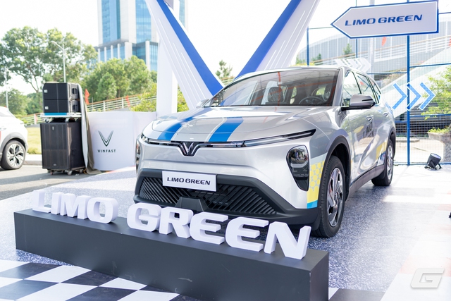 Chuyển đổi xanh ngay từ chiếc ô tô đầu tiên: Người trẻ háo hức chào đón xe điện- Ảnh 5. Chuyển đổi xanh ngay từ chiếc ô tô đầu tiên: Người trẻ háo hức chào đón xe điện- Ảnh 5.