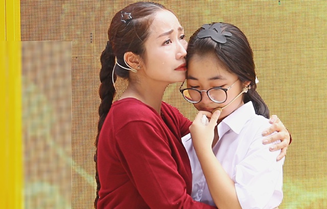 NSƯT Ốc Thanh Vân bật khóc nói thẳng một người mẹ bỏ con- Ảnh 1. NSƯT Ốc Thanh Vân bật khóc nói thẳng một người mẹ bỏ con- Ảnh 1.