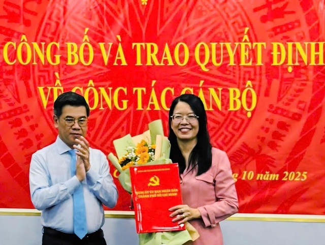 Công bố quyết định chỉ định đồng chí Nguyễn Thị Ánh Hoa giữ chức vụ Bí thư Đảng ủy Tổng Công ty Du lịch Sài Gòn TNHH Một Thành viên- Ảnh 1.