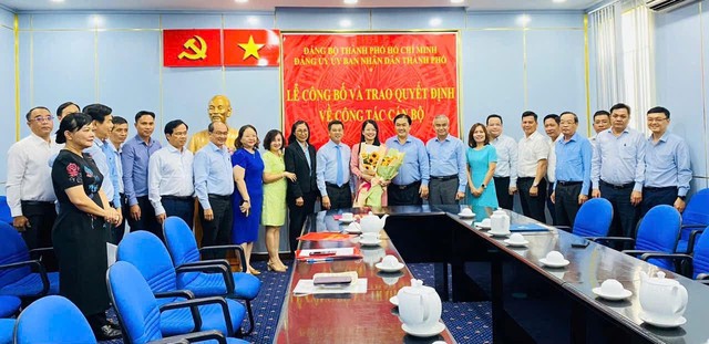 Công bố quyết định chỉ định đồng chí Nguyễn Thị Ánh Hoa giữ chức vụ Bí thư Đảng ủy Tổng Công ty Du lịch Sài Gòn TNHH Một Thành viên- Ảnh 2.