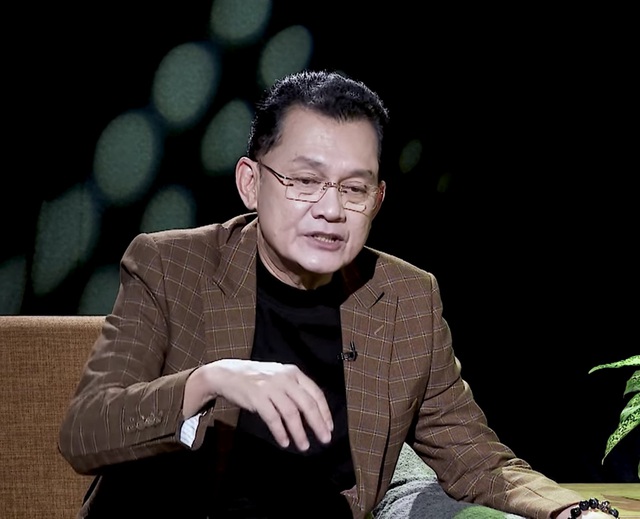 Nam NSƯT là cháu nội Ngũ đại gia miền Nam: "19 tuổi là xong luôn, mọi thứ quá kinh khủng"- Ảnh 1. Nam NSƯT là cháu nội Ngũ đại gia miền Nam: "19 tuổi là xong luôn, mọi thứ quá kinh khủng"- Ảnh 1.