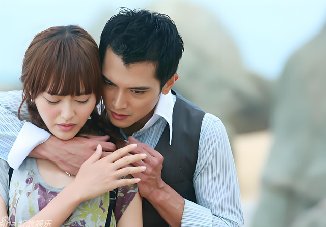 Người yêu bỏ cả bản nghiên cứu quan trọng bên nước ngoài để trở về hỏi một câu khiến tôi không dám ngẩng mặt lên- Ảnh 1.