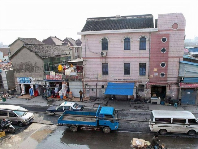 Đ&ograve;i 350 tỷ v&agrave; 6 căn nh&agrave;, ch&ecirc; 10 tỷ tiền đền b&ugrave;, chủ nh&acirc;n ng&ocirc;i nh&agrave; 3 tầng "lỗ đậm" sau 14 năm: C&aacute;i kết ngậm ng&ugrave;i- Ảnh 2.