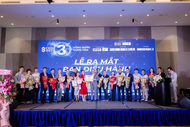 Câu lạc bộ CEO 1983 vinh dự được nhận Bằng khen của Ủy ban Trung ương Hội Doanh nhân trẻ Việt Nam trao tặng và Ra mắt Ban điều hành nhiệm kỳ mới 2025 - 2028. Câu lạc bộ CEO 1983 vinh dự được nhận Bằng khen của Ủy ban Trung ương Hội Doanh nhân trẻ Việt Nam trao tặng và Ra mắt Ban điều hành nhiệm kỳ mới 2025 - 2028.