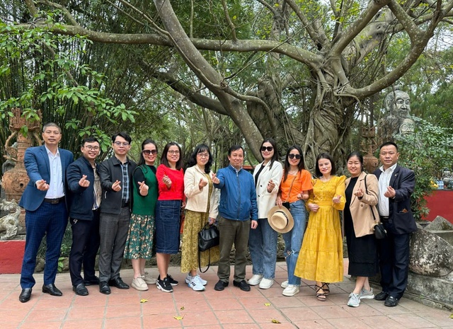 Cán bộ và phóng viên tạp chí Thanh niên đi tham quan đầu xuân Cán bộ và phóng viên tạp chí Thanh niên đi tham quan đầu xuân