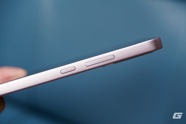 Trải nghiệm OPPO A6 Pro Series: Thiết kế bắt mắt, vỏ ngoài bền bỉ cùng pin 7000 mAh cực "trâu"- Ảnh 11. Trải nghiệm OPPO A6 Pro Series: Thiết kế bắt mắt, vỏ ngoài bền bỉ cùng pin 7000 mAh cực "trâu"- Ảnh 11.