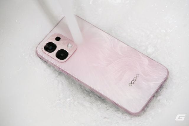 Trải nghiệm OPPO A6 Pro Series: Thiết kế bắt mắt, vỏ ngoài bền bỉ cùng pin 7000 mAh cực "trâu"- Ảnh 16. Trải nghiệm OPPO A6 Pro Series: Thiết kế bắt mắt, vỏ ngoài bền bỉ cùng pin 7000 mAh cực "trâu"- Ảnh 16.