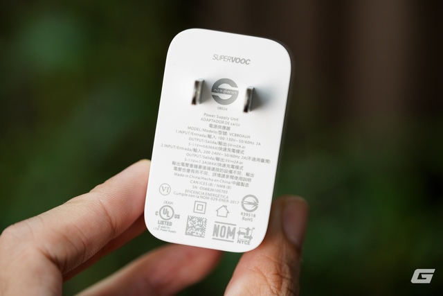 Trải nghiệm OPPO A6 Pro Series: Thiết kế bắt mắt, vỏ ngoài bền bỉ cùng pin 7000 mAh cực "trâu"- Ảnh 4. Trải nghiệm OPPO A6 Pro Series: Thiết kế bắt mắt, vỏ ngoài bền bỉ cùng pin 7000 mAh cực "trâu"- Ảnh 4.