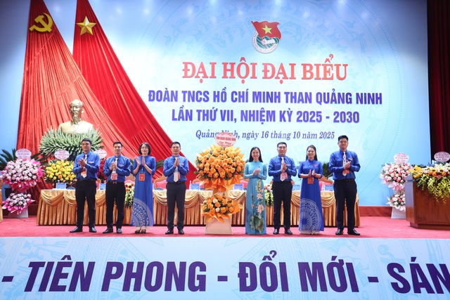 Anh Hoàng Việt Phương tiếp tục được bầu làm Bí thư Đoàn Than Quảng Ninh, nhiệm kỳ 2025 - 2030- Ảnh 1. Anh Hoàng Việt Phương tiếp tục được bầu làm Bí thư Đoàn Than Quảng Ninh, nhiệm kỳ 2025 - 2030- Ảnh 1.