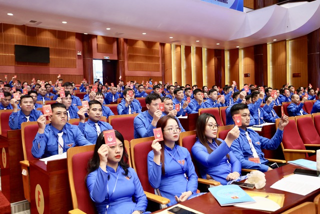 Anh Hoàng Việt Phương tiếp tục được bầu làm Bí thư Đoàn Than Quảng Ninh, nhiệm kỳ 2025 - 2030- Ảnh 2. Anh Hoàng Việt Phương tiếp tục được bầu làm Bí thư Đoàn Than Quảng Ninh, nhiệm kỳ 2025 - 2030- Ảnh 2.