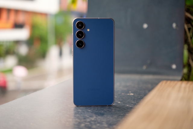 Xiaomi 15T, Samsung Galaxy S25 FE hay iPhone 16e: “Ông trùm” tầm giá 15 triệu thật sự là ai?- Ảnh 5. Xiaomi 15T, Samsung Galaxy S25 FE hay iPhone 16e: “Ông trùm” tầm giá 15 triệu thật sự là ai?- Ảnh 5.