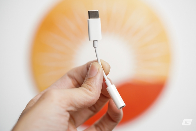 Chỉ là cái dongle 3.5mm để nghe nhạc cũng "thượng vàng, hạ cám": Dongle Apple 300 nghìn khác gì loại cao cấp giá hơn 3 triệu?- Ảnh 2.