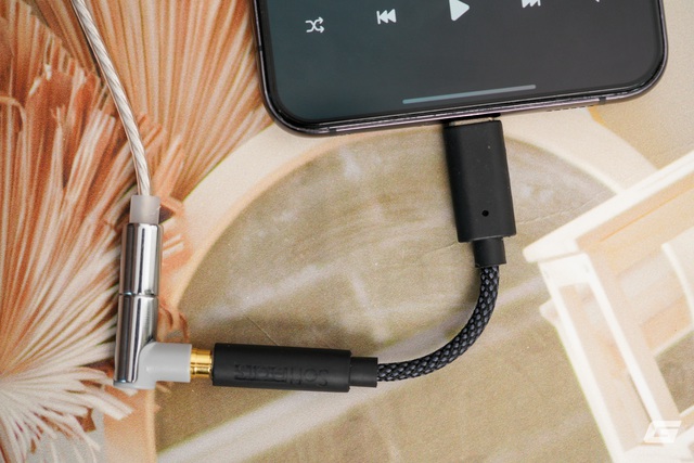 Chỉ là cái dongle 3.5mm để nghe nhạc cũng "thượng vàng, hạ cám": Dongle Apple 300 nghìn khác gì loại cao cấp giá hơn 3 triệu?- Ảnh 7.