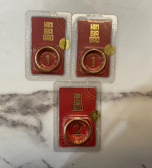 Người lương “tàm tạm” lúc giá vàng cao: Cả tháng không mua nổi nửa chỉ, canh giá làm gì cho nặng đầu?- Ảnh 2. Người lương “tàm tạm” lúc giá vàng cao: Cả tháng không mua nổi nửa chỉ, canh giá làm gì cho nặng đầu?- Ảnh 2.