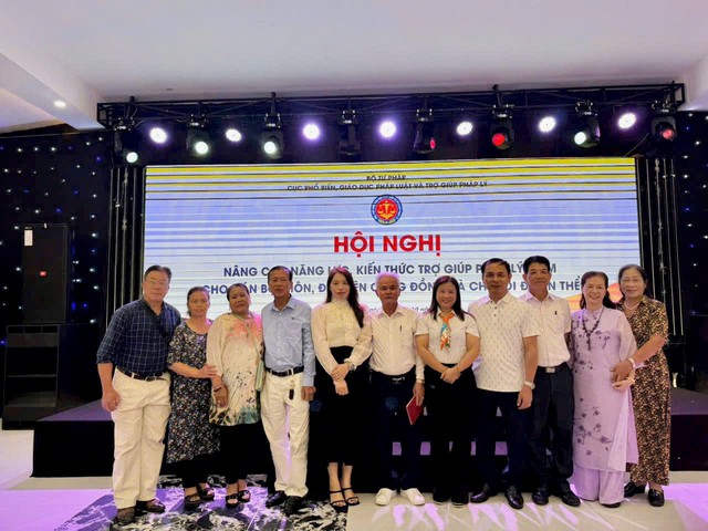 Nâng cao nhận thức về trợ giúp pháp lý điểm cho cán bộ cơ sở, đại diện cộng đồng và các chi hội đoàn thể tại Quảng Ninh- Ảnh 4. Nâng cao nhận thức về trợ giúp pháp lý điểm cho cán bộ cơ sở, đại diện cộng đồng và các chi hội đoàn thể tại Quảng Ninh- Ảnh 4.