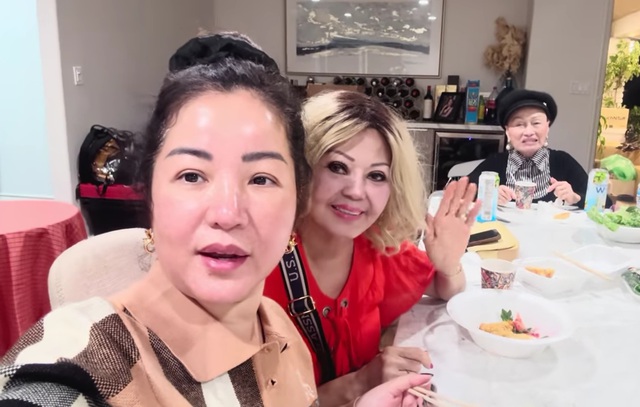 Mẹ Bằng Kiều nói thẳng 1 đàn em nổi tiếng: "Do con tham tiền, thèm tiền nên khổ"- Ảnh 1. Mẹ Bằng Kiều nói thẳng 1 đàn em nổi tiếng: "Do con tham tiền, thèm tiền nên khổ"- Ảnh 1.