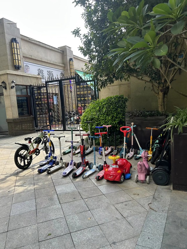 Bí mật phía sau bãi đỗ xe trường mầm non đang khiến MXH phát sốt- Ảnh 3.