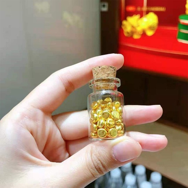 Giới trẻ ở tiệm vàng đông hơn shop quần áo hay bất cứ khu mua sắm nào- Ảnh 1. Giới trẻ ở tiệm vàng đông hơn shop quần áo hay bất cứ khu mua sắm nào- Ảnh 1.