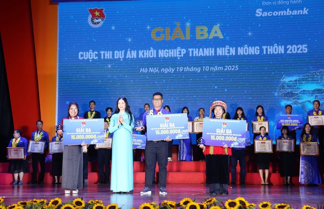 “Cà Mèn” – Dự án đóng gói đặc sản quê hương giành giải nhất Cuộc thi Dự án khởi nghiệp thanh niên nông thôn 2025- Ảnh 3. “Cà Mèn” – Dự án đóng gói đặc sản quê hương giành giải nhất Cuộc thi Dự án khởi nghiệp thanh niên nông thôn 2025- Ảnh 3.