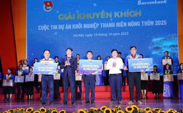 “Cà Mèn” – Dự án đóng gói đặc sản quê hương giành giải nhất Cuộc thi Dự án khởi nghiệp thanh niên nông thôn 2025- Ảnh 4. “Cà Mèn” – Dự án đóng gói đặc sản quê hương giành giải nhất Cuộc thi Dự án khởi nghiệp thanh niên nông thôn 2025- Ảnh 4.