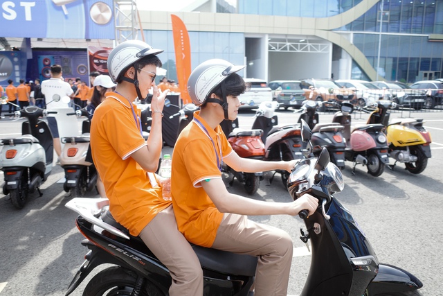 Thì ra xe máy điện đã khác xưa rất nhiều - Từ phương tiện “tạm” cho học sinh giờ sẵn sàng để di chuyển đường dài- Ảnh 3. Thì ra xe máy điện đã khác xưa rất nhiều - Từ phương tiện “tạm” cho học sinh giờ sẵn sàng để di chuyển đường dài- Ảnh 3.