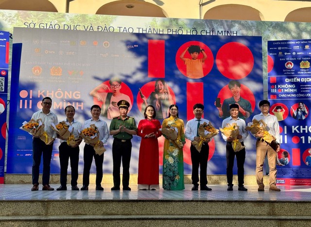 Thành phố Hồ Chí Minh: Phát động chiến dịch “Không một mình – Cùng nhau an toàn trực tuyến”- Ảnh 3. Thành phố Hồ Chí Minh: Phát động chiến dịch “Không một mình – Cùng nhau an toàn trực tuyến”- Ảnh 3.