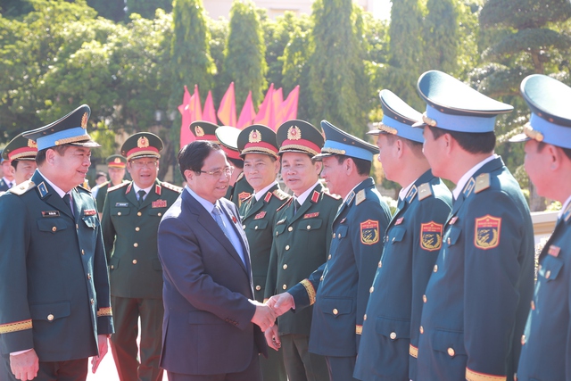 Thủ tướng Phạm Minh Chính: Phòng không - Không quân anh hùng, mãi là ‘lá chắn thép’ của Tổ quốc”- Ảnh 2.