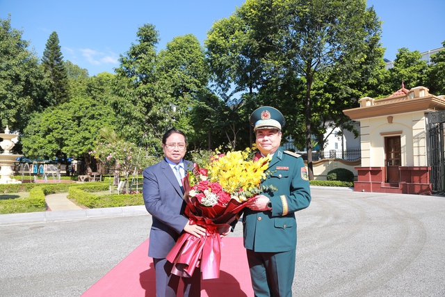 Thủ tướng Phạm Minh Chính: Phòng không - Không quân anh hùng, mãi là ‘lá chắn thép’ của Tổ quốc”- Ảnh 3.